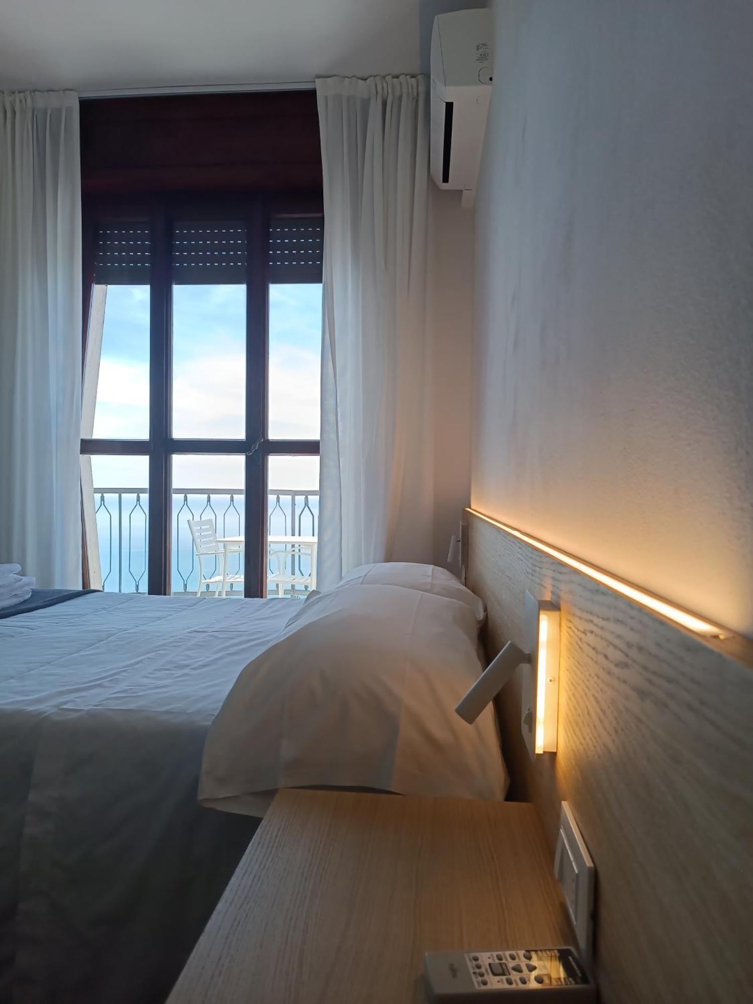 Hotel Due Gemelli Риомаджиоре Экстерьер фото