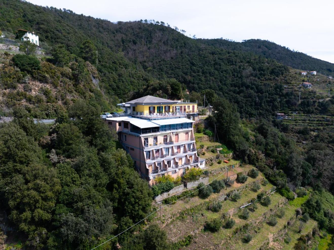 Hotel Due Gemelli Риомаджиоре Экстерьер фото